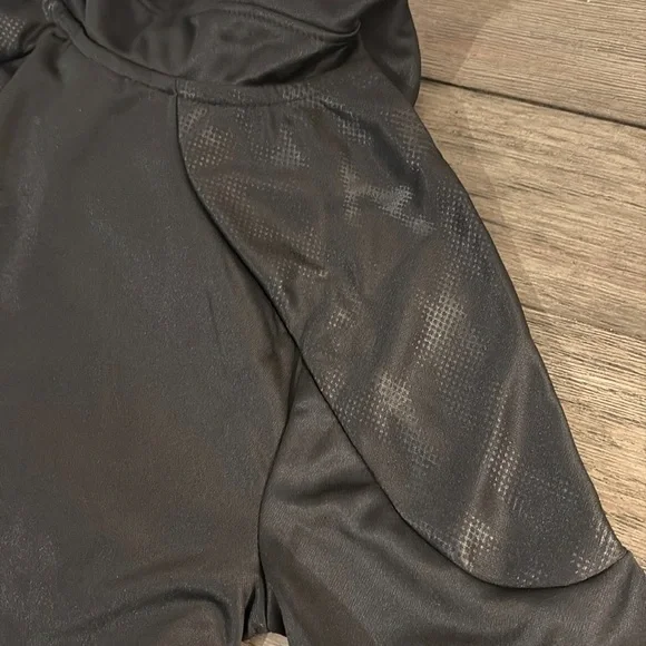 NWT [Gen2] North Dakota Hawks NCAA Activewear Sweatshirt Hoodie Youth Small (8) - Picture 9 of 12